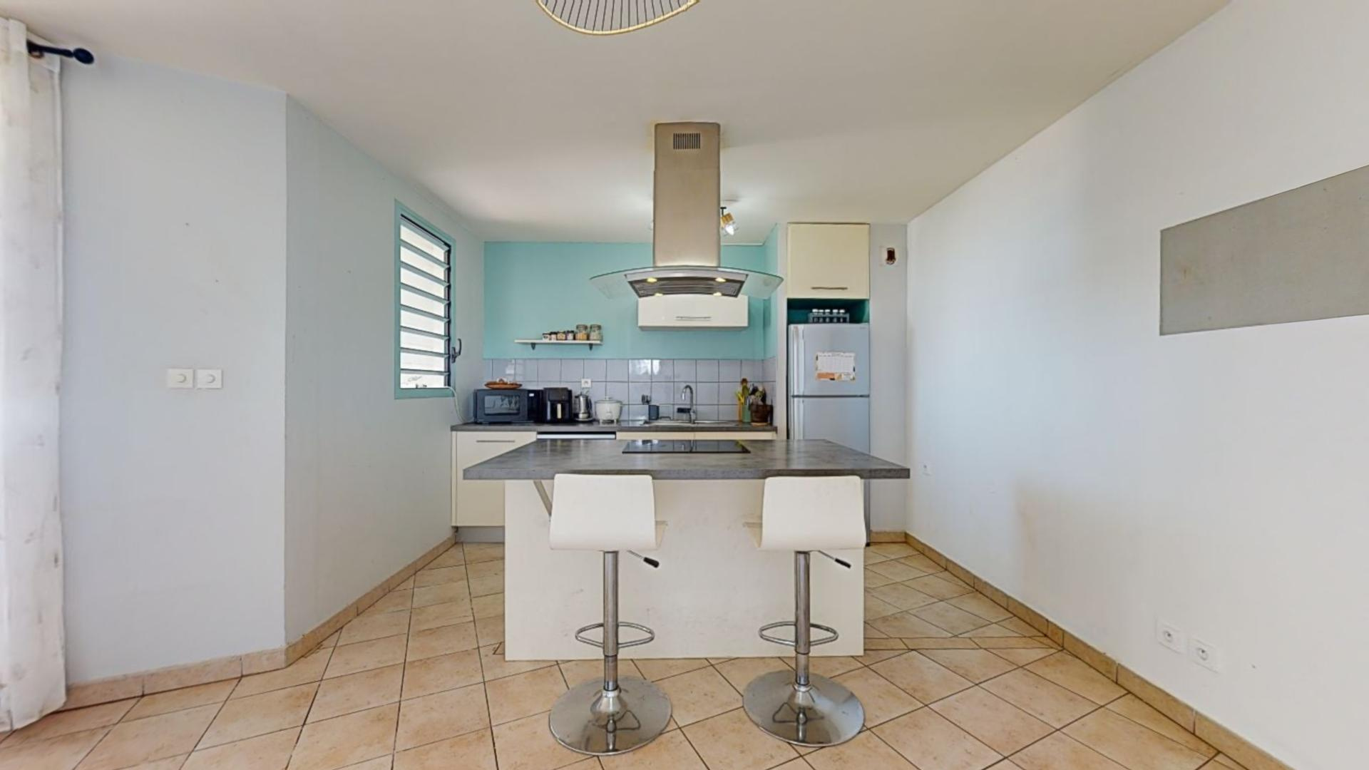 ST DENIS (BAS DE BELLEPIERRE) - APPARTEMENT T3 64m2 VUE MER