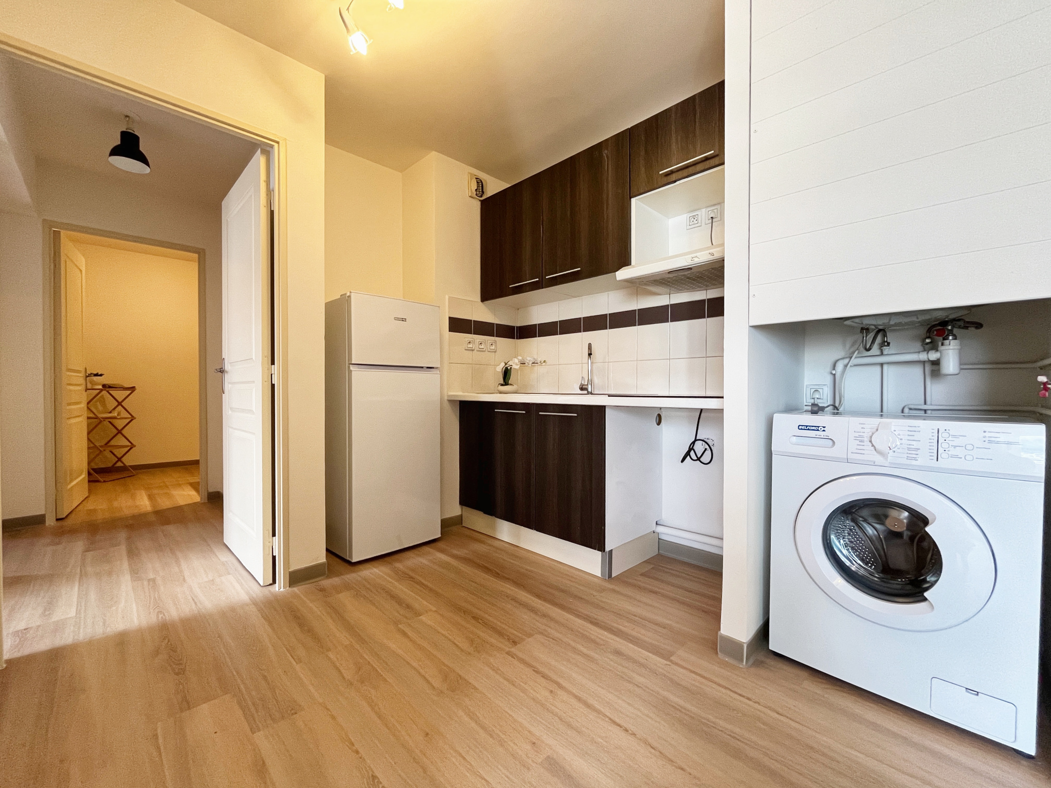 SAINTE CLOTILDE - APPARTEMENT T3 LIBRE - DERNIER ETAGE VUE MONTAGNE