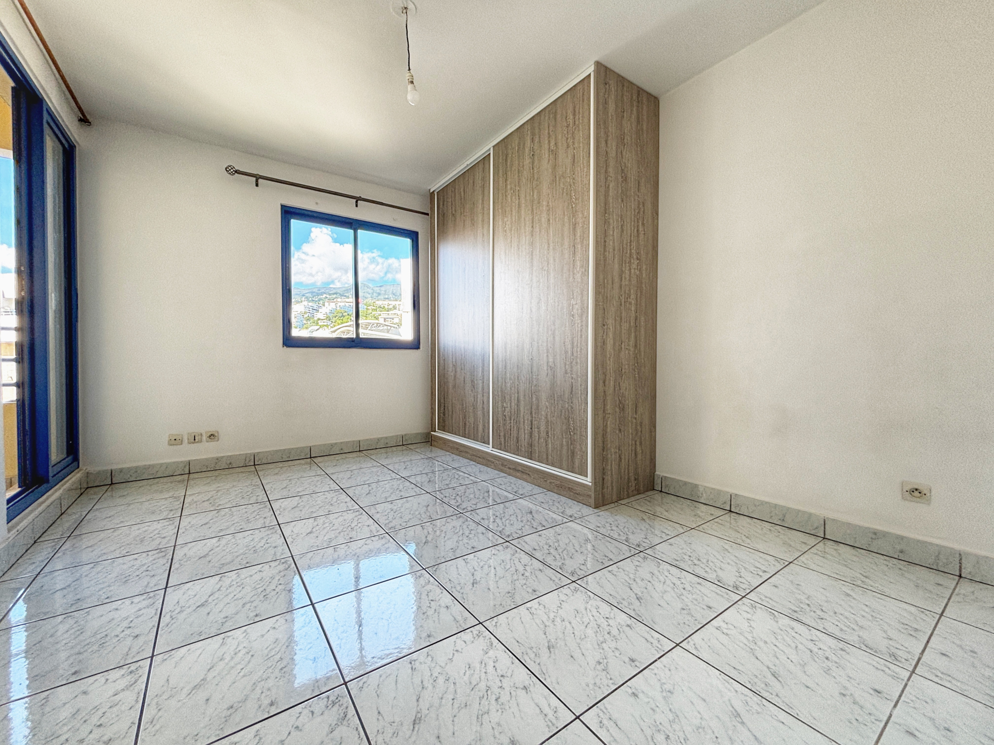 SAINT DENIS - APPARTEMENT T2 LIBRE (Résidence ARCADINE)