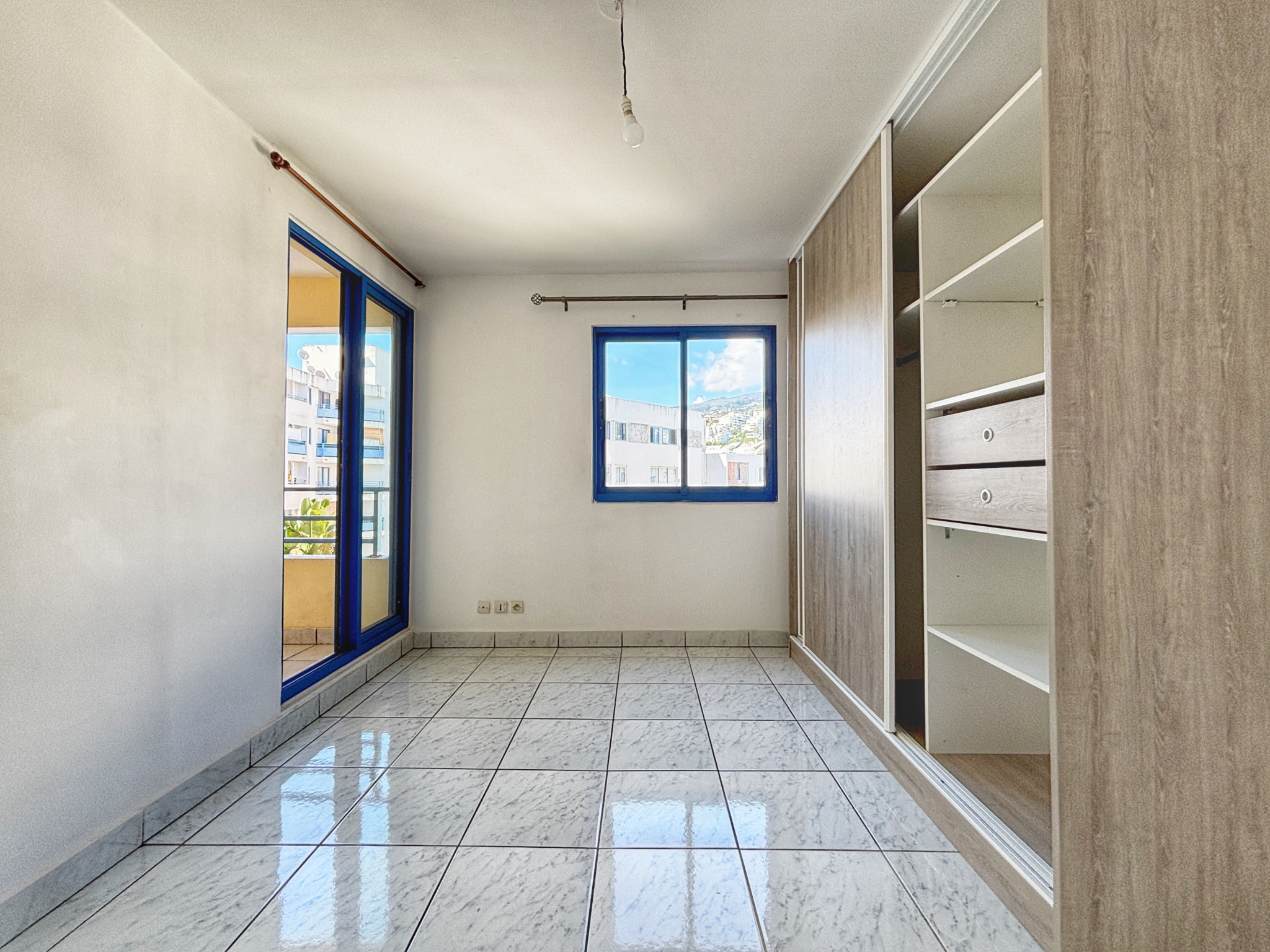 SAINT DENIS - APPARTEMENT T2 LIBRE (Résidence ARCADINE)