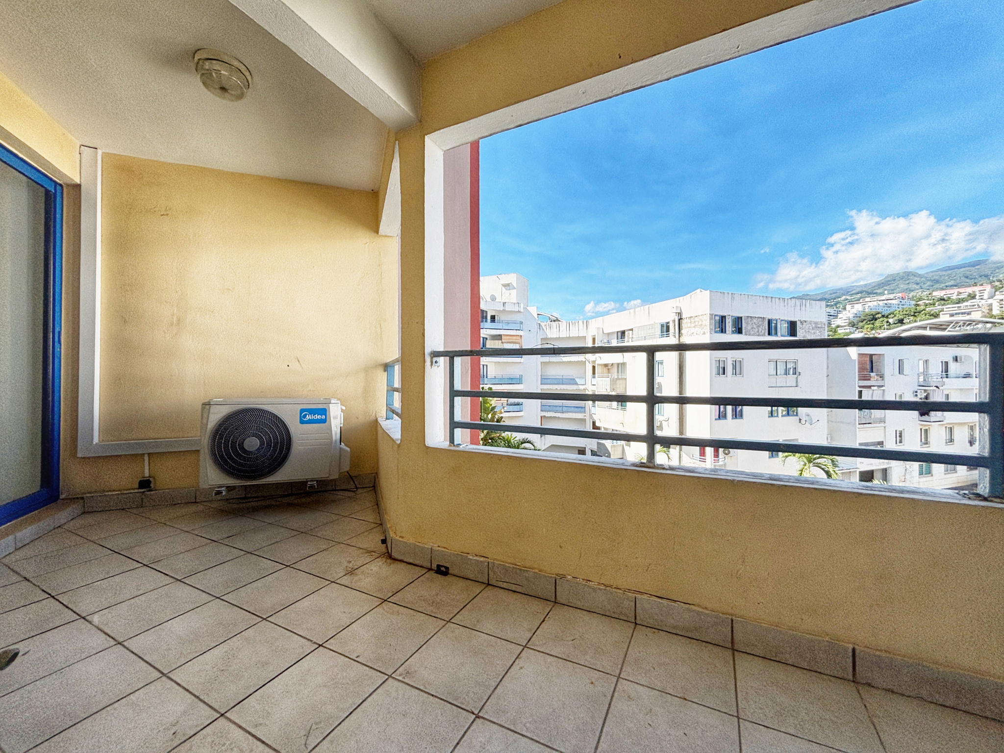 SAINT DENIS - APPARTEMENT T2 LIBRE (Résidence ARCADINE)