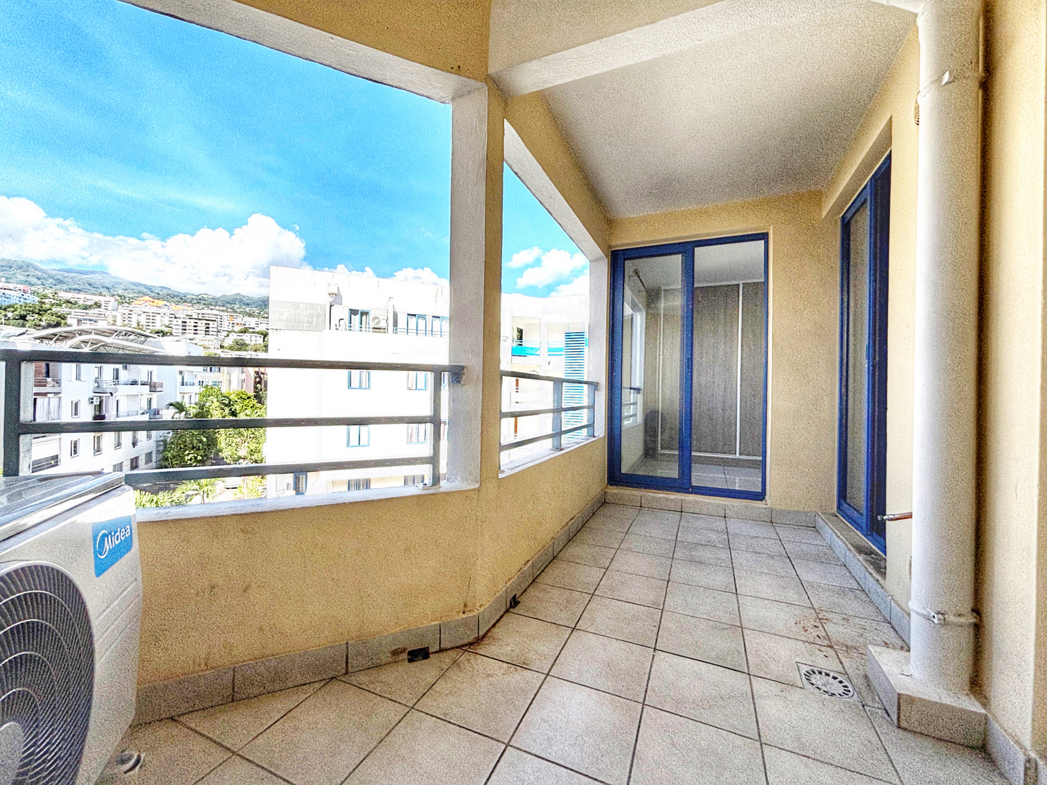 SAINT DENIS - APPARTEMENT T2 LIBRE (Résidence ARCADINE)
