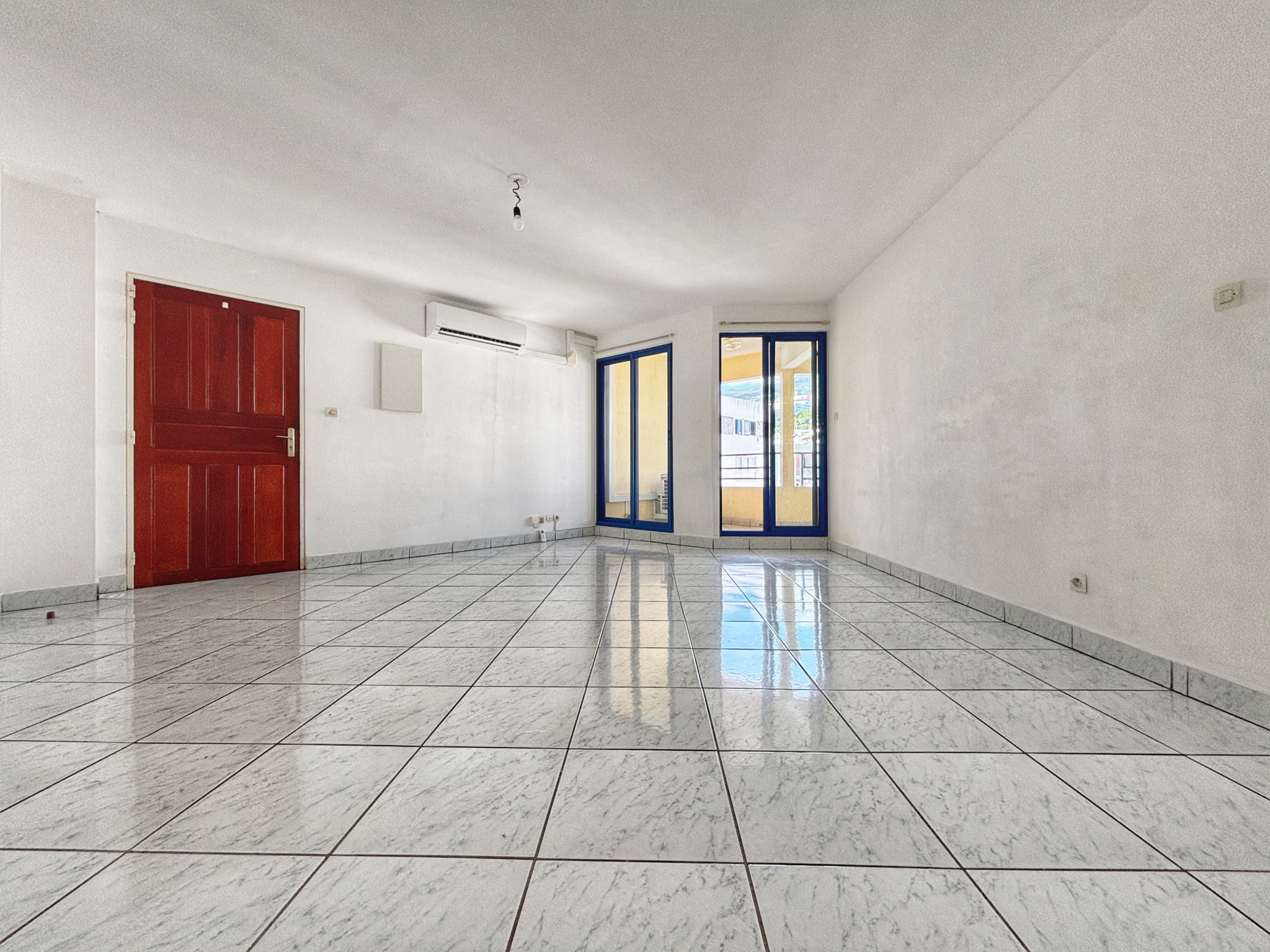 SAINT DENIS - APPARTEMENT T2 LIBRE (Résidence ARCADINE)