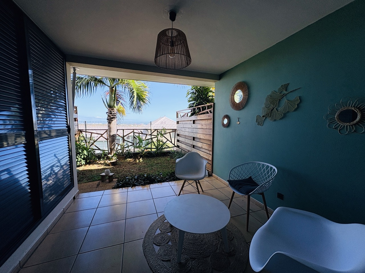 LA POSSESSION (BAS DE BOEUF MORT) - LOCATION APPARTEMENT T3 AVEC JARDIN