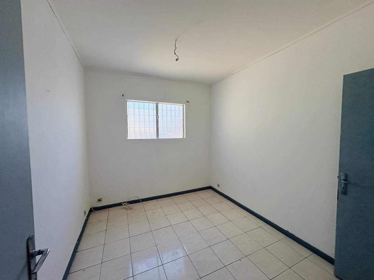 LE PORT CENTRE (LA REUNION) - RARE SUR SECTEUR MAISON T4
