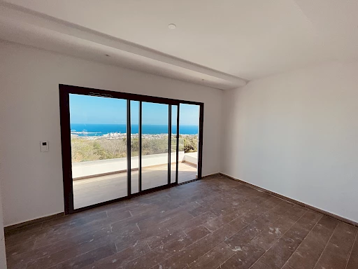 VILLA D'ARCHITECTE NEUVE AVEC VUE MER ET PISCINE SECTEUR BOEUF MORT