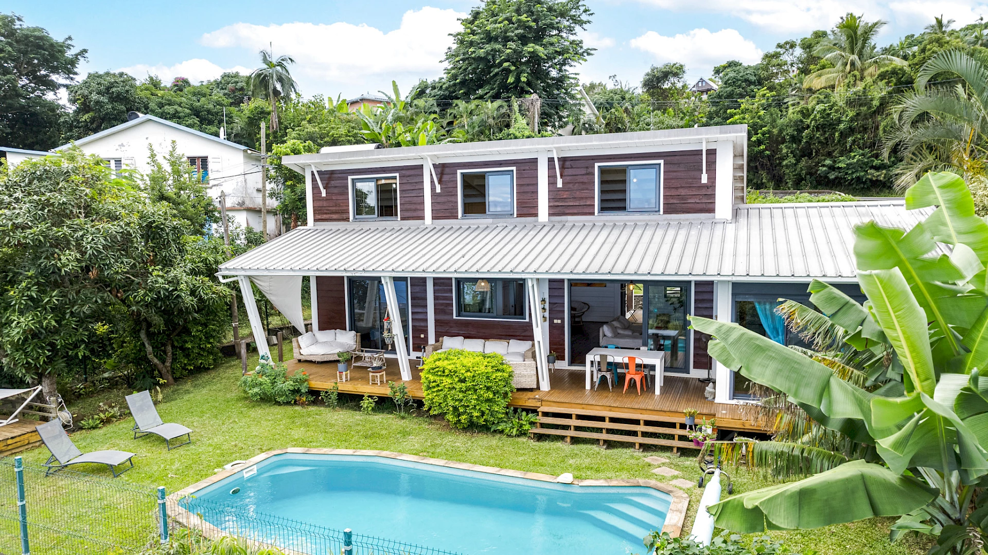 EN EXCLUSIVITE MAGNIFIQUE VILLA VUE MER ET PISCINE CHAUFFEE SECTEUR LA POSSESSION