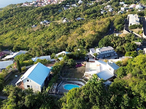 EXCLUSIVITE MAISON T4 AVEC PISCINE - LA POSSESSION SECTEUR RAVINE A MALHEUR