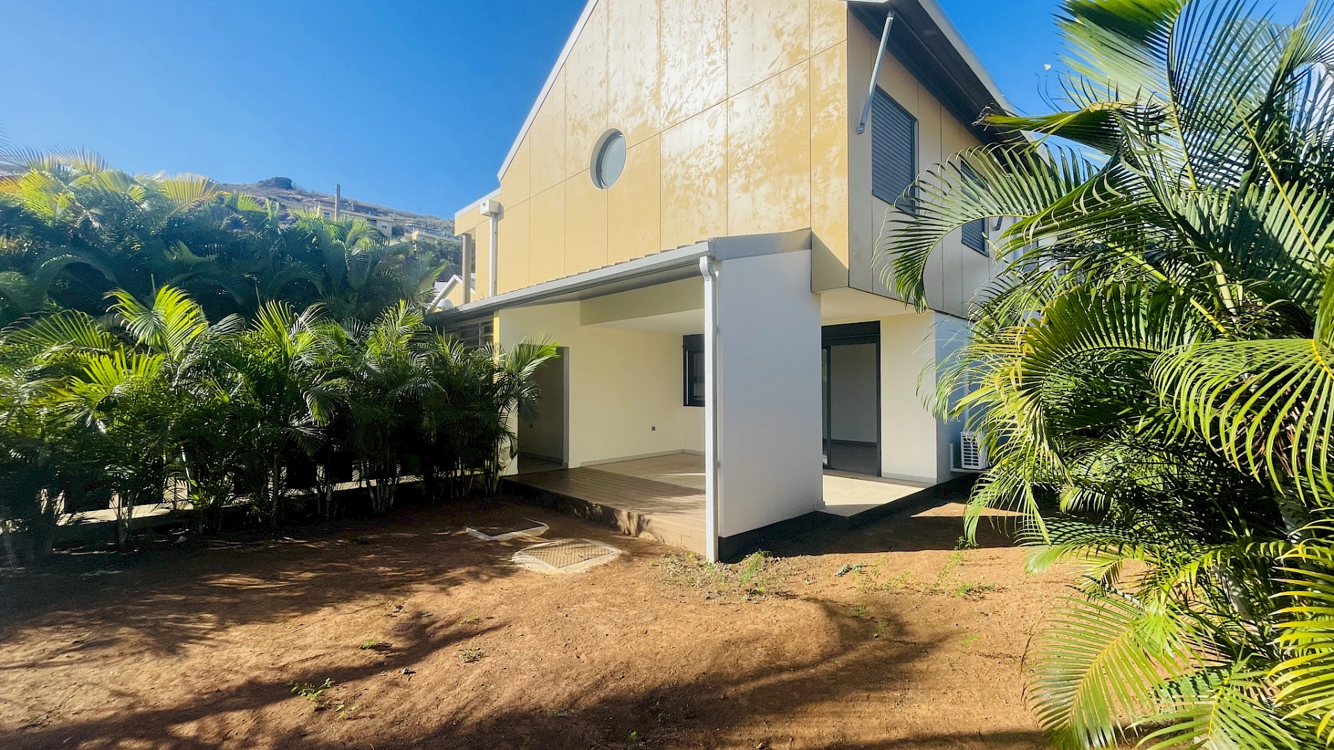 MAISON/APPARTEMENT - CENTRE VILLE SAINT GILLES LES BAINS