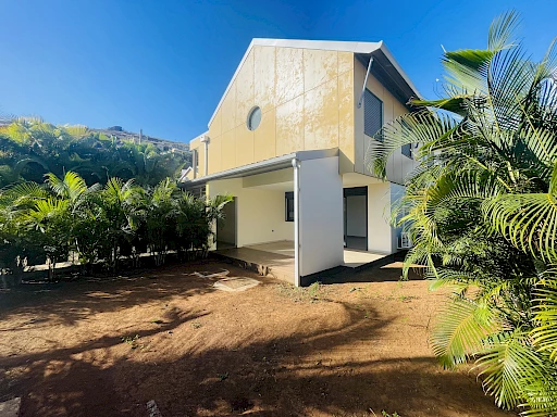 MAISON/APPARTEMENT - CENTRE VILLE SAINT GILLES LES BAINS
