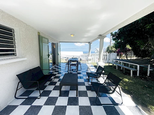 SAINT PAUL (LA PLAINE) - LOCATION MEUBLÉE DE TYPE T4/5 AVEC GARAGE