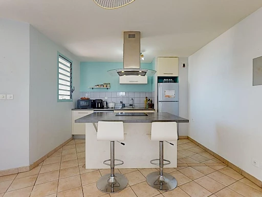 ST DENIS (BAS DE BELLEPIERRE) - APPARTEMENT T3 64m2 VUE MER