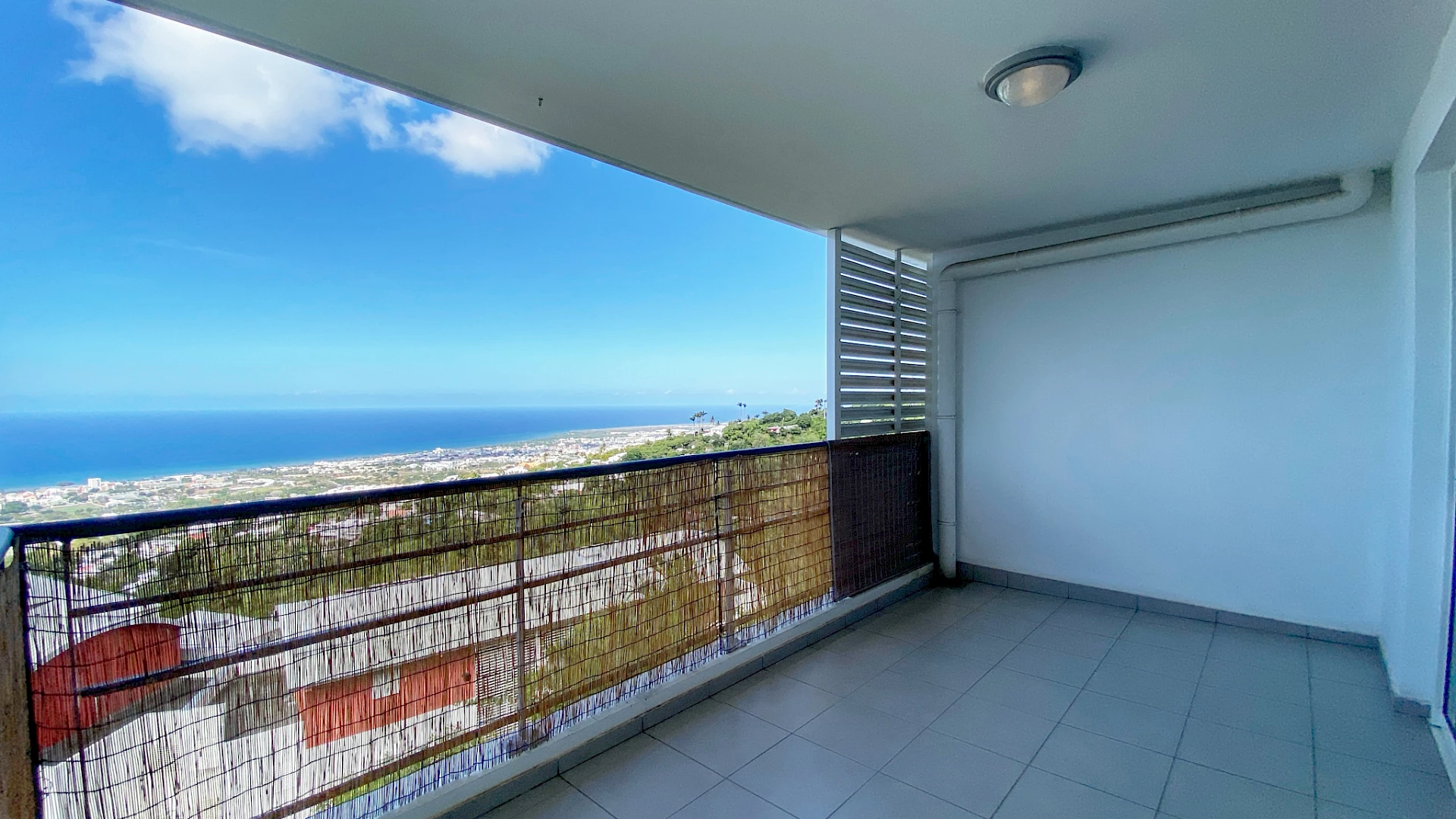 T2 - Vue mer panoramique - Colline des camélias - LIBRE