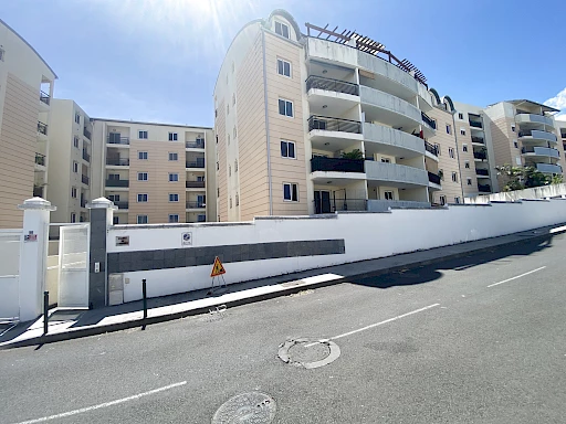 T2 LOUÉ IDÉAL INVESTISSEUR - ST DENIS (Proche clinique Ste Clotilde)