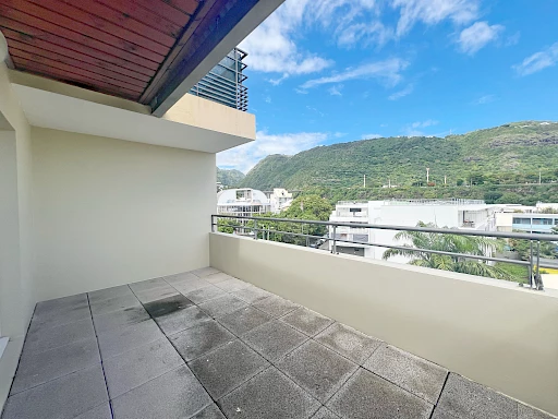 APPARTEMENT T2 LIBRE AVEC VARANGUE VUE MER - ST DENIS (BAS DE LA RIVIÈRE)