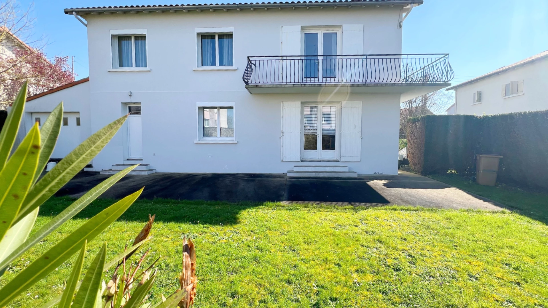 NIORT (CHAMPOMMIER) - Maison 5 pièces 155m2