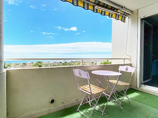 ST DENIS (MONTGAILLARD) - APPARTEMENT T2 LIBRE VUE MER