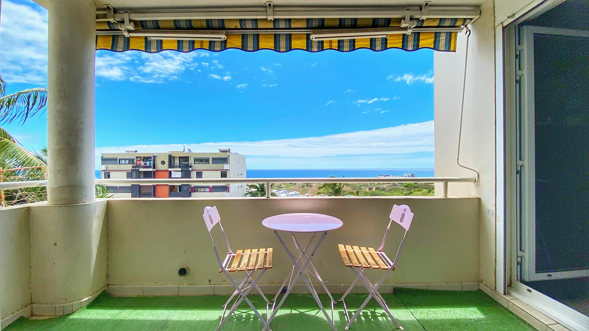 ST DENIS (MONTGAILLARD) - APPARTEMENT T2 LIBRE VUE MER