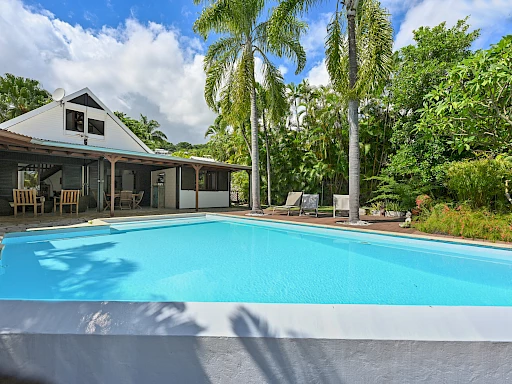 MAISON T5 + DEPENDANCE AVEC PISCINE DEBORDEMENT LA POSSESSION