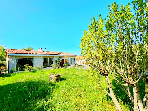 SAINT LIGUAIRE - MAISON T4 PLAIN-PIED AVEC PISCINE