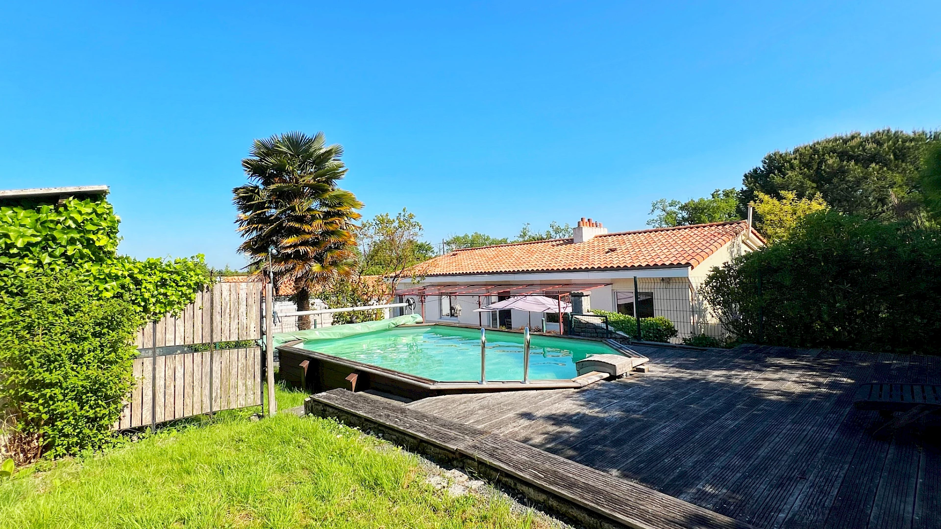 SAINT LIGUAIRE - MAISON T4 PLAIN-PIED AVEC PISCINE