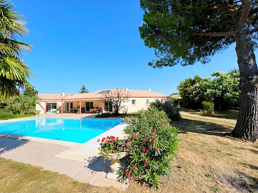 FORS - MAISON DE PLAIN-PIED T5 AVEC PISCINE - terrain divisible