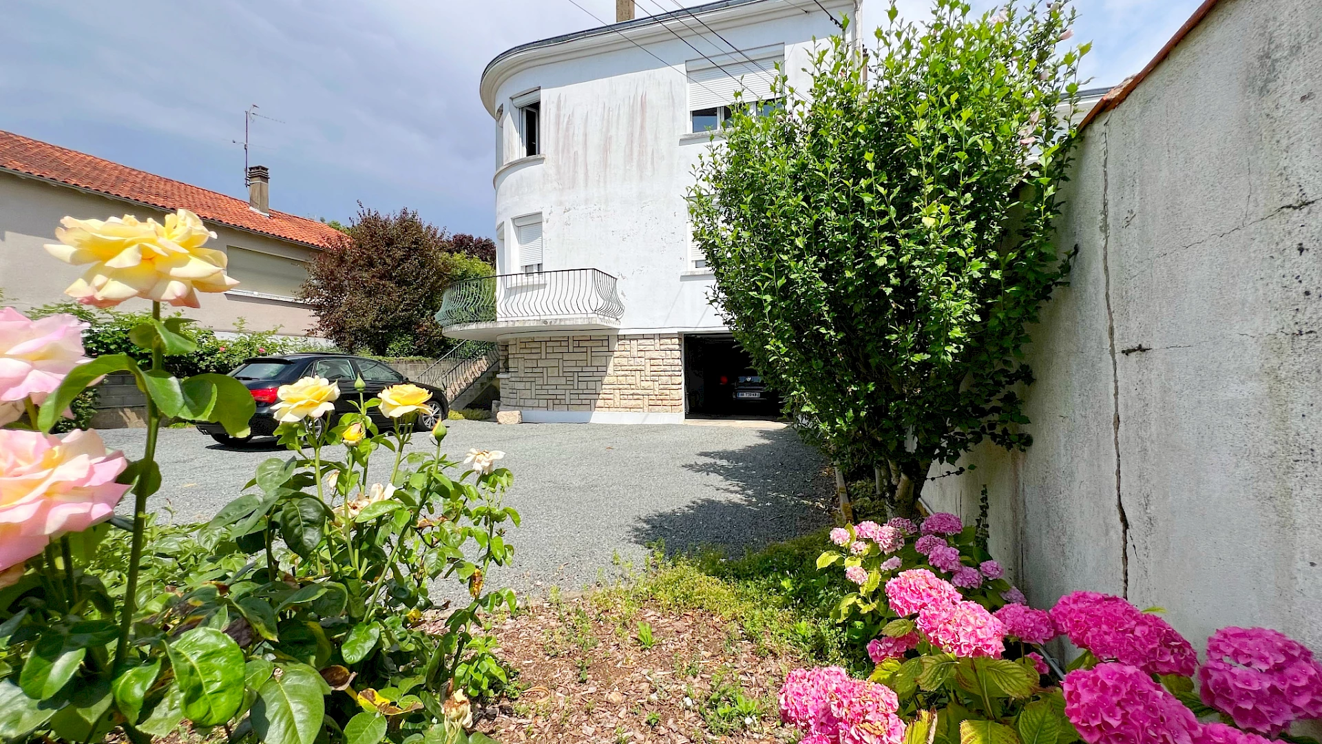 NIORT (avenue Saint-Jean-d'Angély) - MAISON T6 AVEC JARDIN ET GARAGE - pompe à chaleur neuve