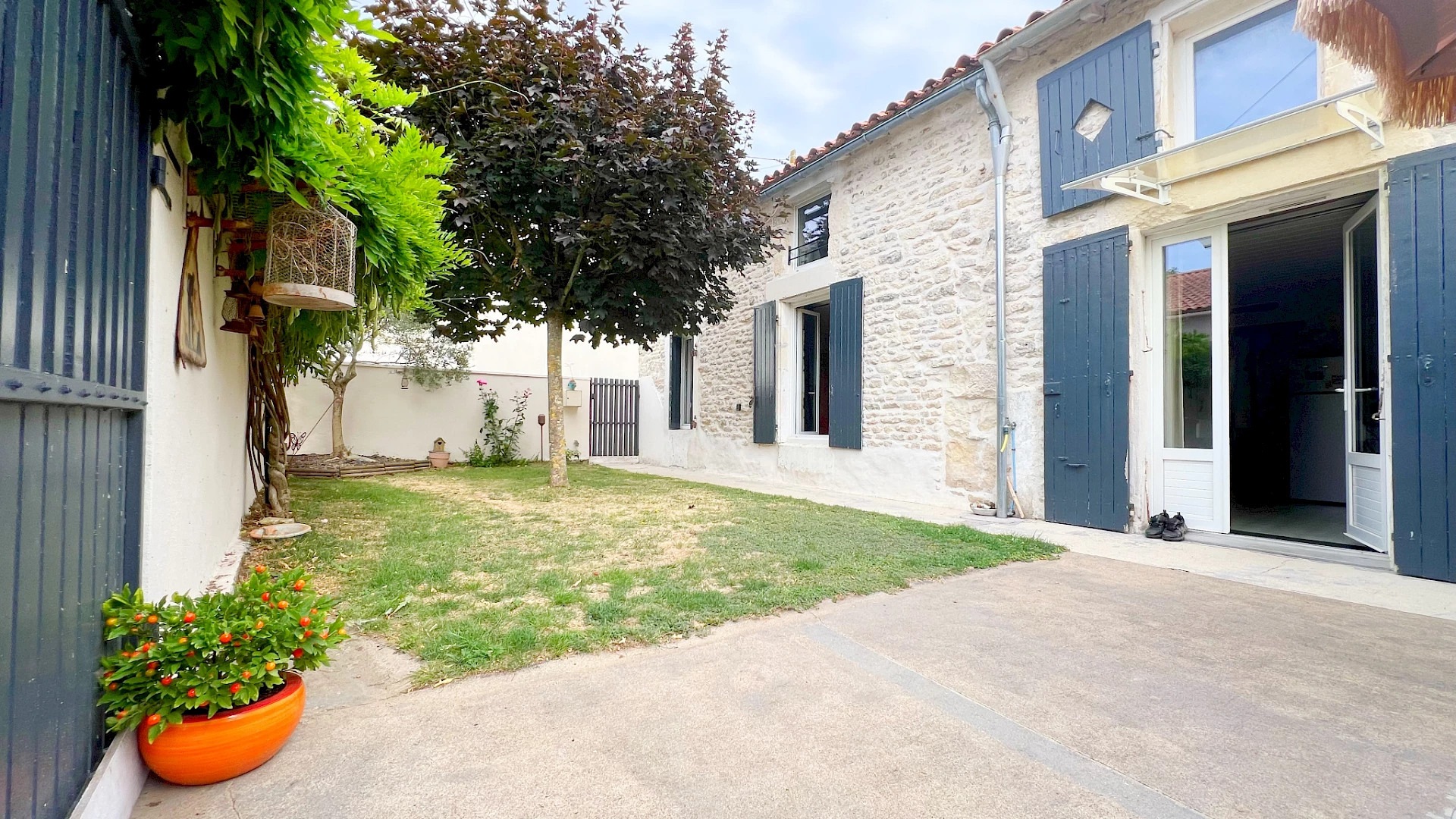 LA FOYE MONJAULT - Magnifique maison en pierre T7 - 5 chambres
