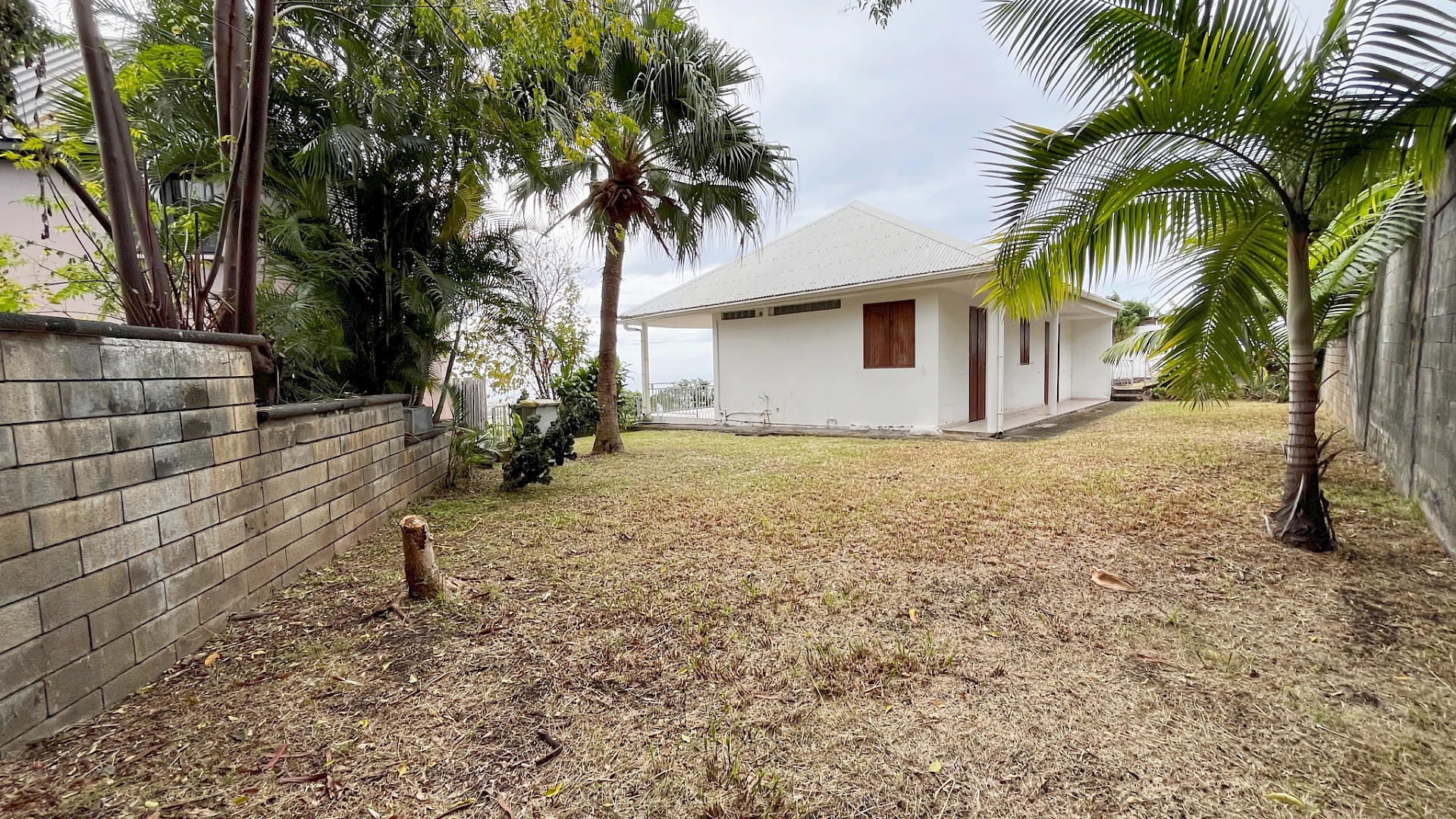 SAINTE MARIE (GRANDE MONTÉE) - MAISON T3 VUE MER ET MONTAGNE (TERRAIN 1 250m2)
