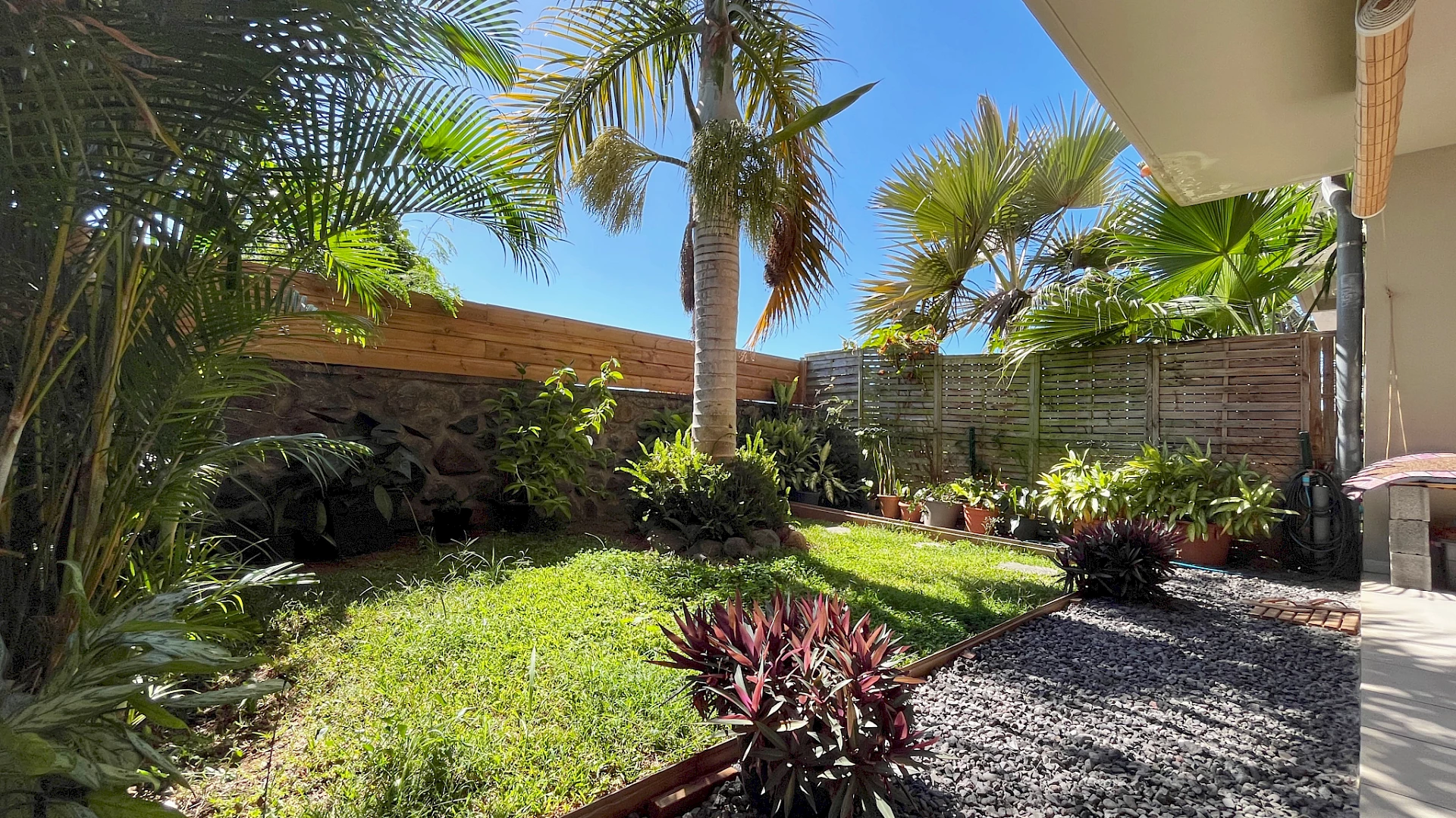 SAINTE MARIE (BEAU SÉJOUR) - APPARTEMENT T3 AVEC JARDIN VUE MER ET MONTAGNE