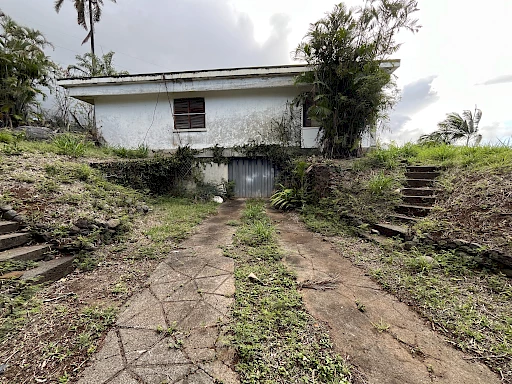 SAINT DENIS (BAS DE MONTGAILLARD) - MAISON À RÉNOVER 144m2 VUE MER