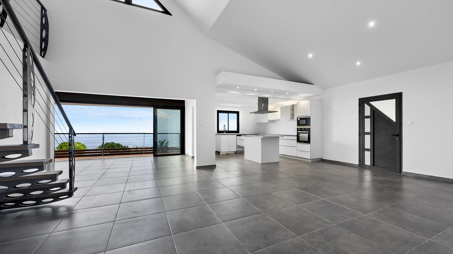 LA POSSESSION (RAVINE A MALHEUR) - EXCLUSIVITE VILLA  241 m2 AVEC PISCINE ET VUE MER