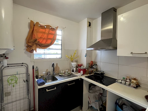 SAINT DENIS (MOUFIA) - T2 LIBRE RUE DE LA PICARDIE