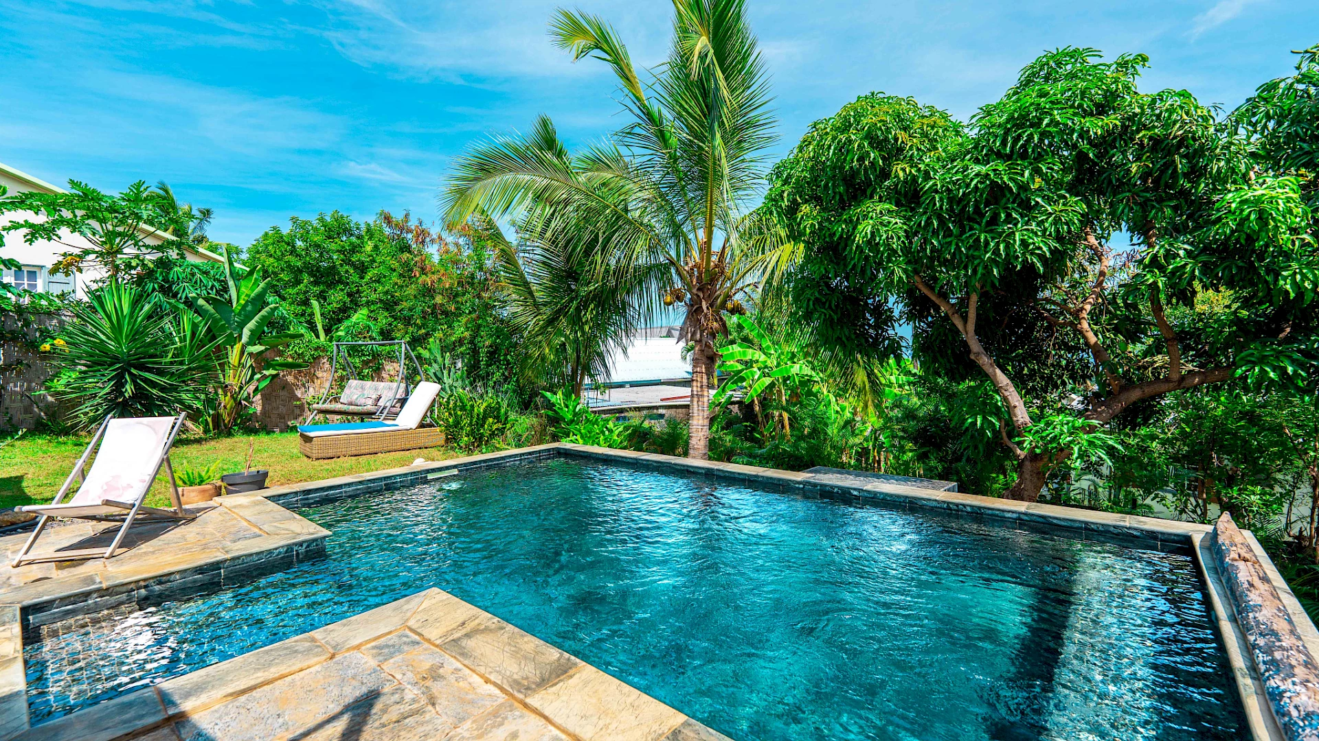 SAINT PAUL MAGNIFIQUE VILLA AVEC PISCINE + 2 LOGEMENTS INDEPENDANTS (QUARTIER LA PLAINE)