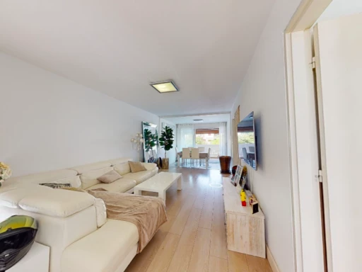 ST GILLES LES BAINS CENTRE - APPARTEMENT T3 AVEC TERRASSE