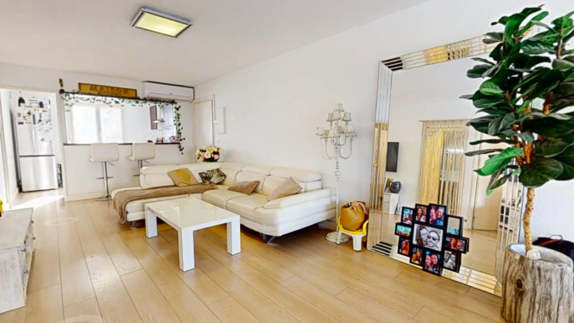 ST GILLES LES BAINS CENTRE - APPARTEMENT T3 AVEC TERRASSE