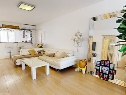 ST GILLES LES BAINS CENTRE - APPARTEMENT T3 AVEC TERRASSE