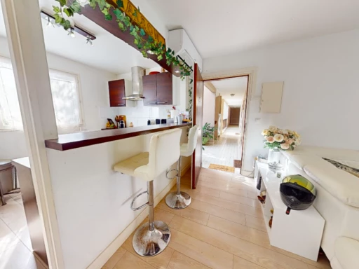 ST GILLES LES BAINS CENTRE - APPARTEMENT T3 AVEC TERRASSE