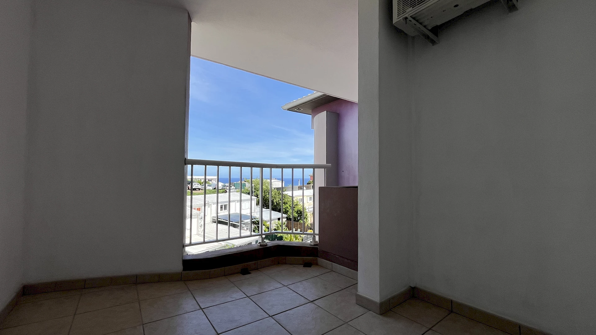 T2 LIBRE - Proche FAC - Vue mer - dernier étage