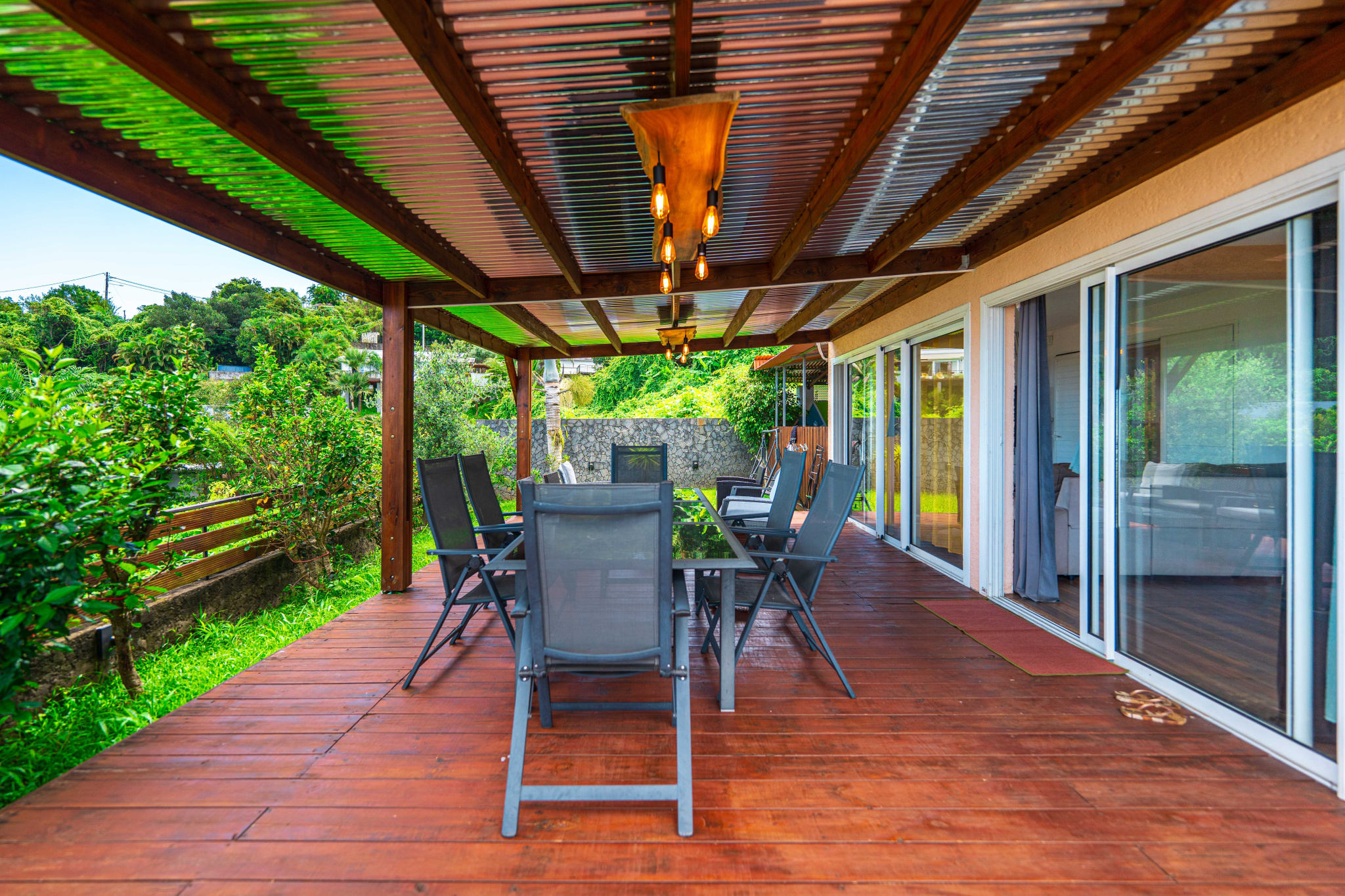 EXCLUSIVITE VILLA T5/6 A LA POSSESSION (Ravine à malheur) - 1
