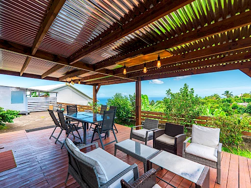 EXCLUSIVITE VILLA T5/6 A LA POSSESSION (Ravine à malheur)