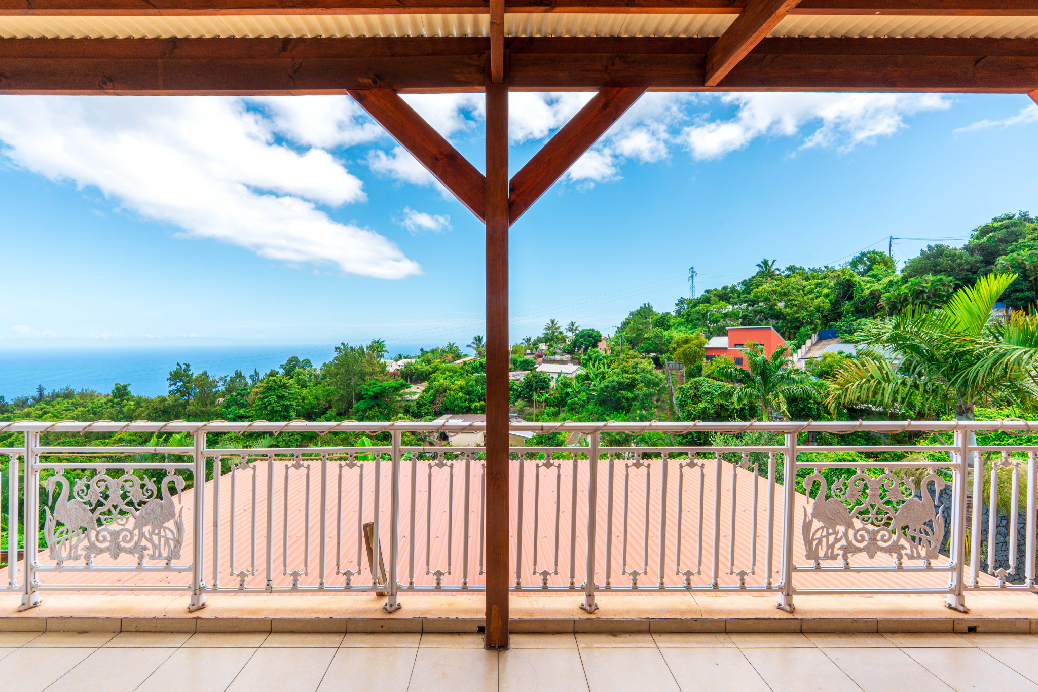 EXCLUSIVITE VILLA T5/6 A LA POSSESSION (Ravine à malheur)