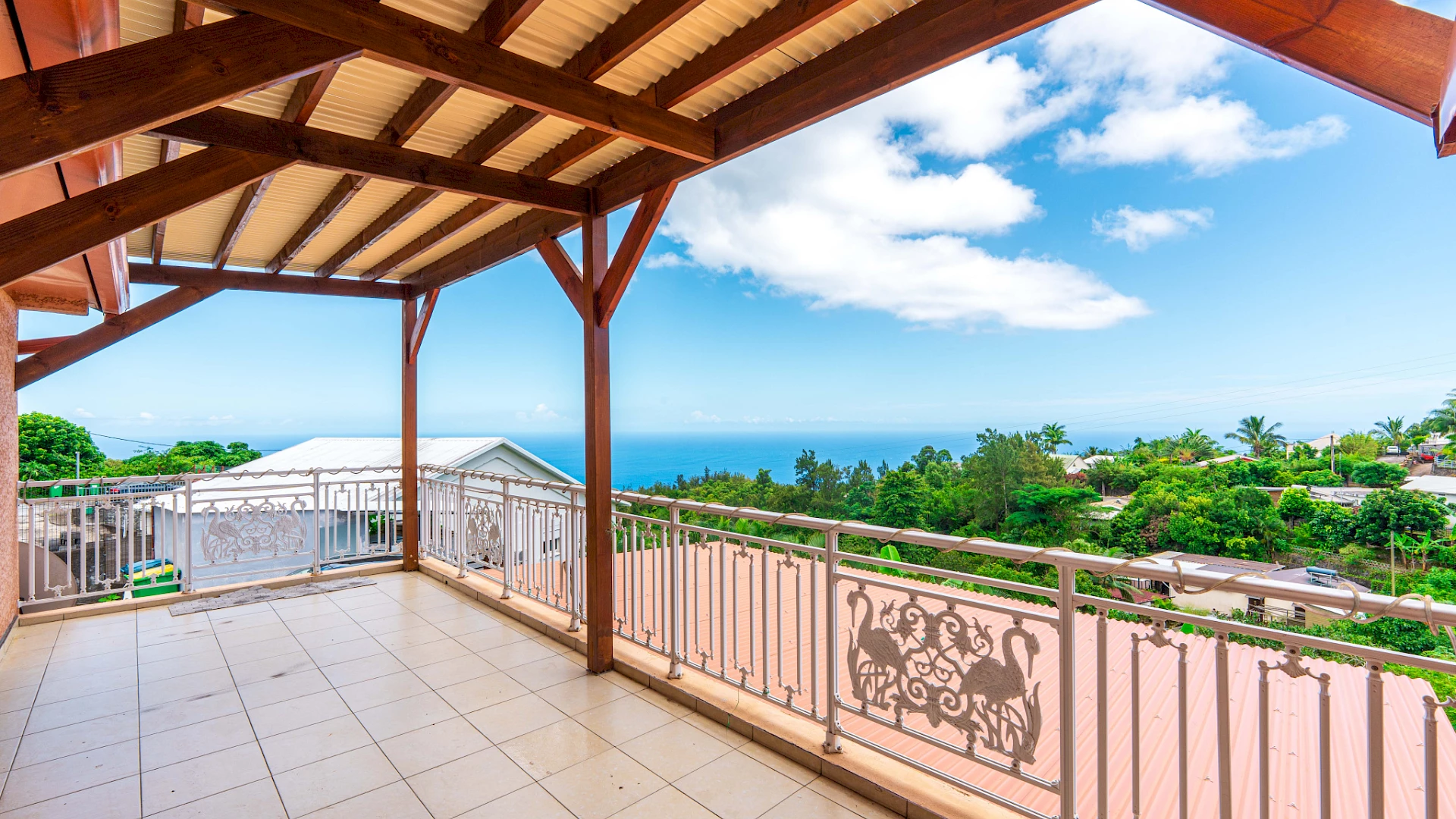 EXCLUSIVITE VILLA T5/6 A LA POSSESSION (Ravine à malheur)
