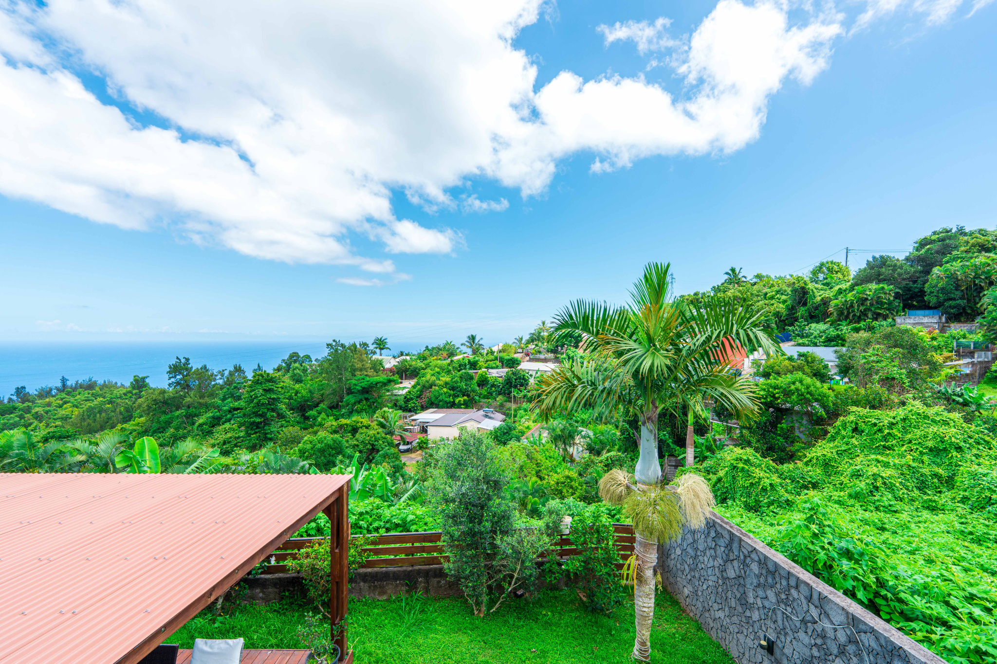 EXCLUSIVITE VILLA T5/6 A LA POSSESSION (Ravine à malheur)