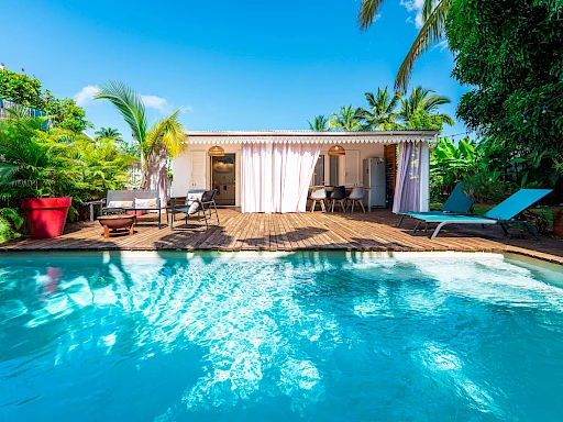 CHARMANTE MAISON T3 DE PLAIN PIED AVEC PISCINE  SECTEUR LA PLAINE SAINT PAUL