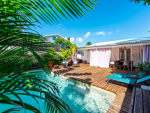 CHARMANTE MAISON T3 DE PLAIN PIED AVEC PISCINE  SECTEUR LA PLAINE SAINT PAUL