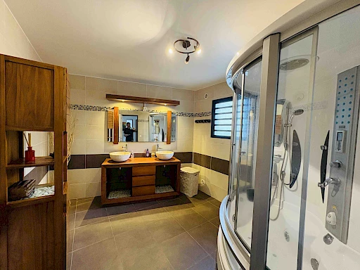 MAISON T4 117 m2 AVEC PISCINE A LA POSSESSION (QUARTIER RAVINE A MALHEUR)