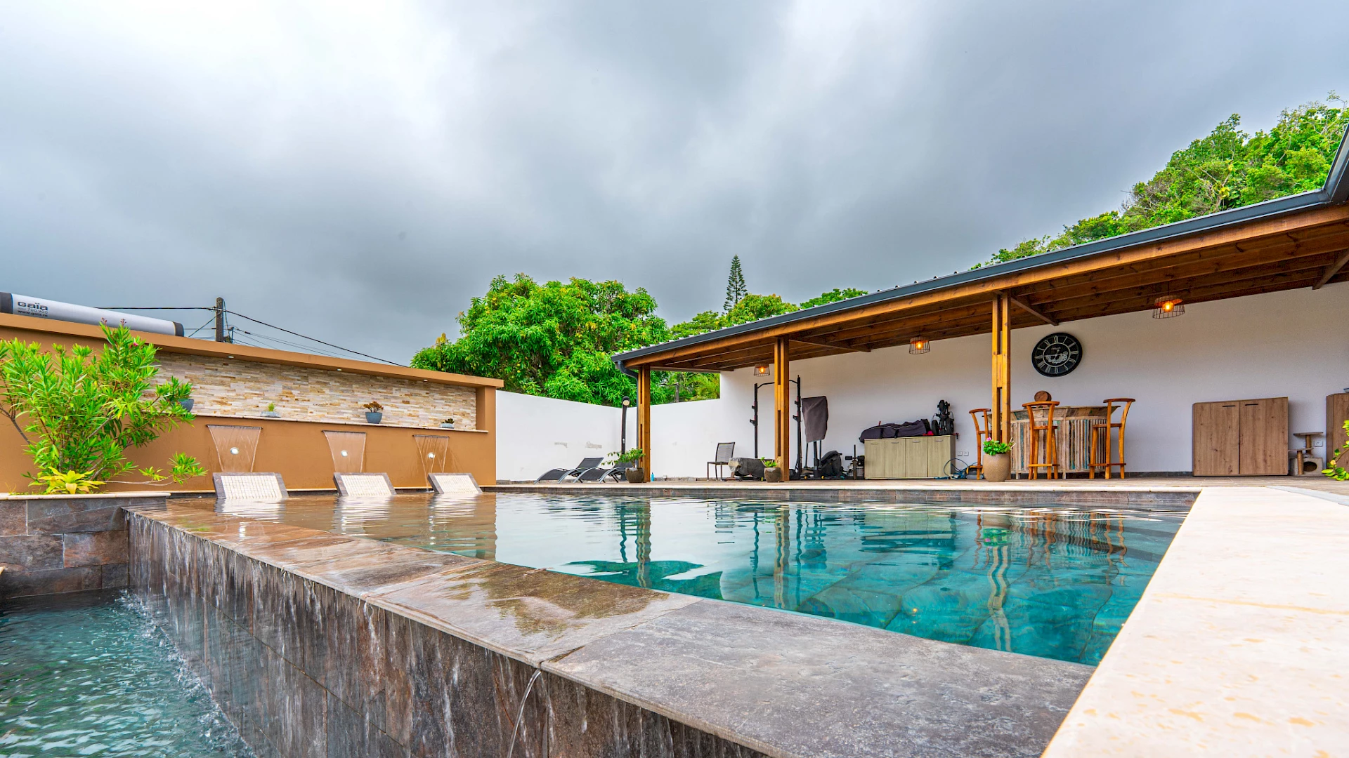 SAINT JOSEPH - MAGNIFIQUE VILLA 125 M2 Habitable et 160 M2 utile AVEC PISCINE TERRAIN 1 066 m2