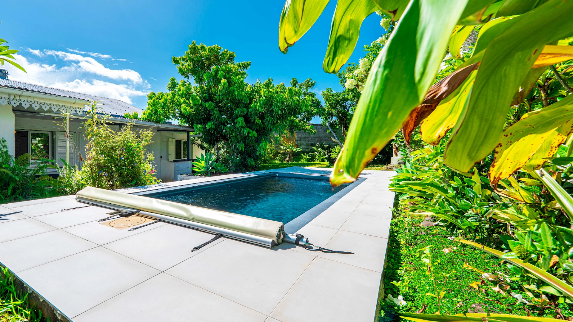 SAINT BENOIT - VILLA PLAIN-PIED AVEC PISCINE SANS VIS-A-VIS