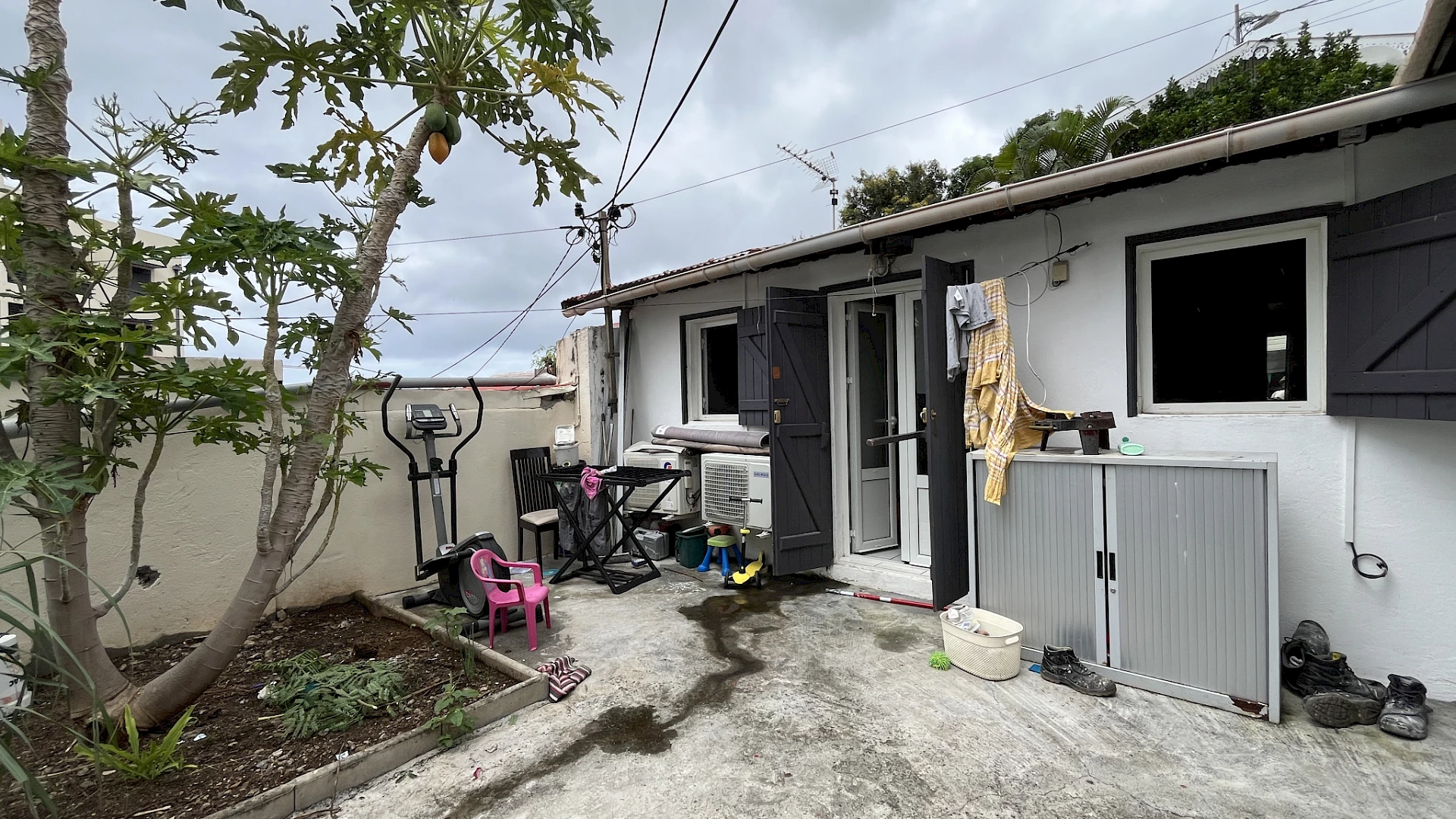 SAINT-DENIS - MAISON PROCHE CHU LOUEE